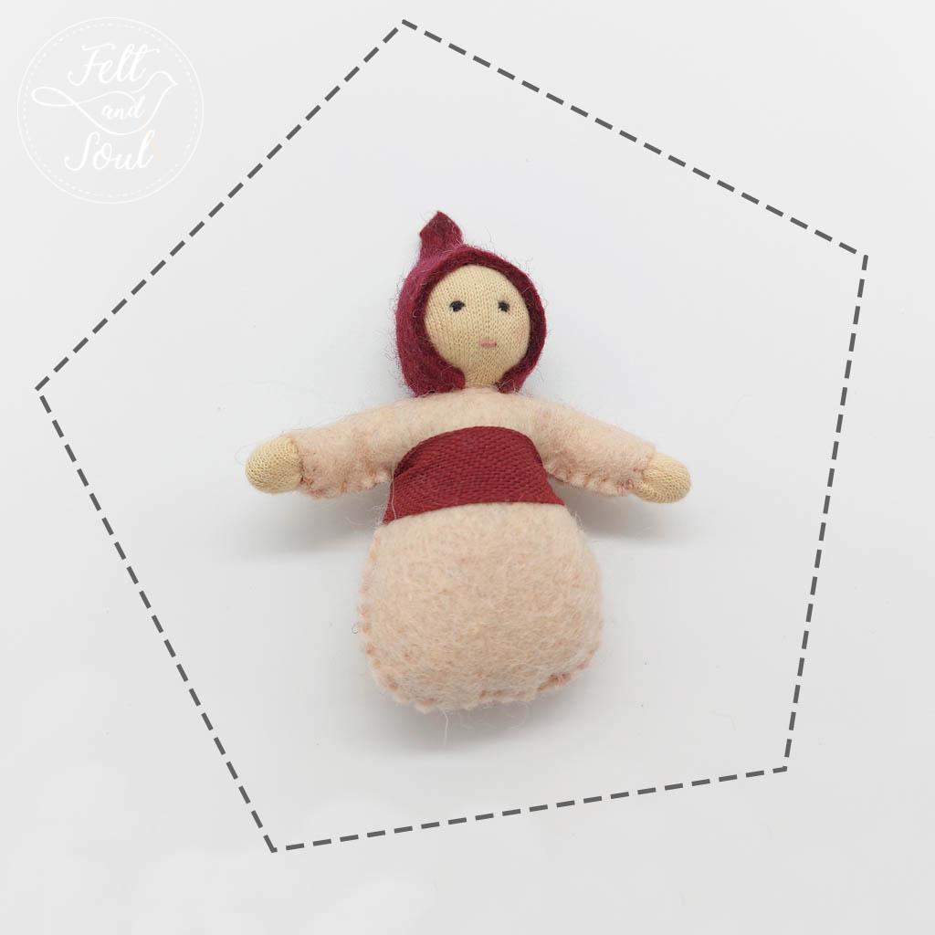 Rózsabimbó baba gyapjú filc figura letölthető szabásminta